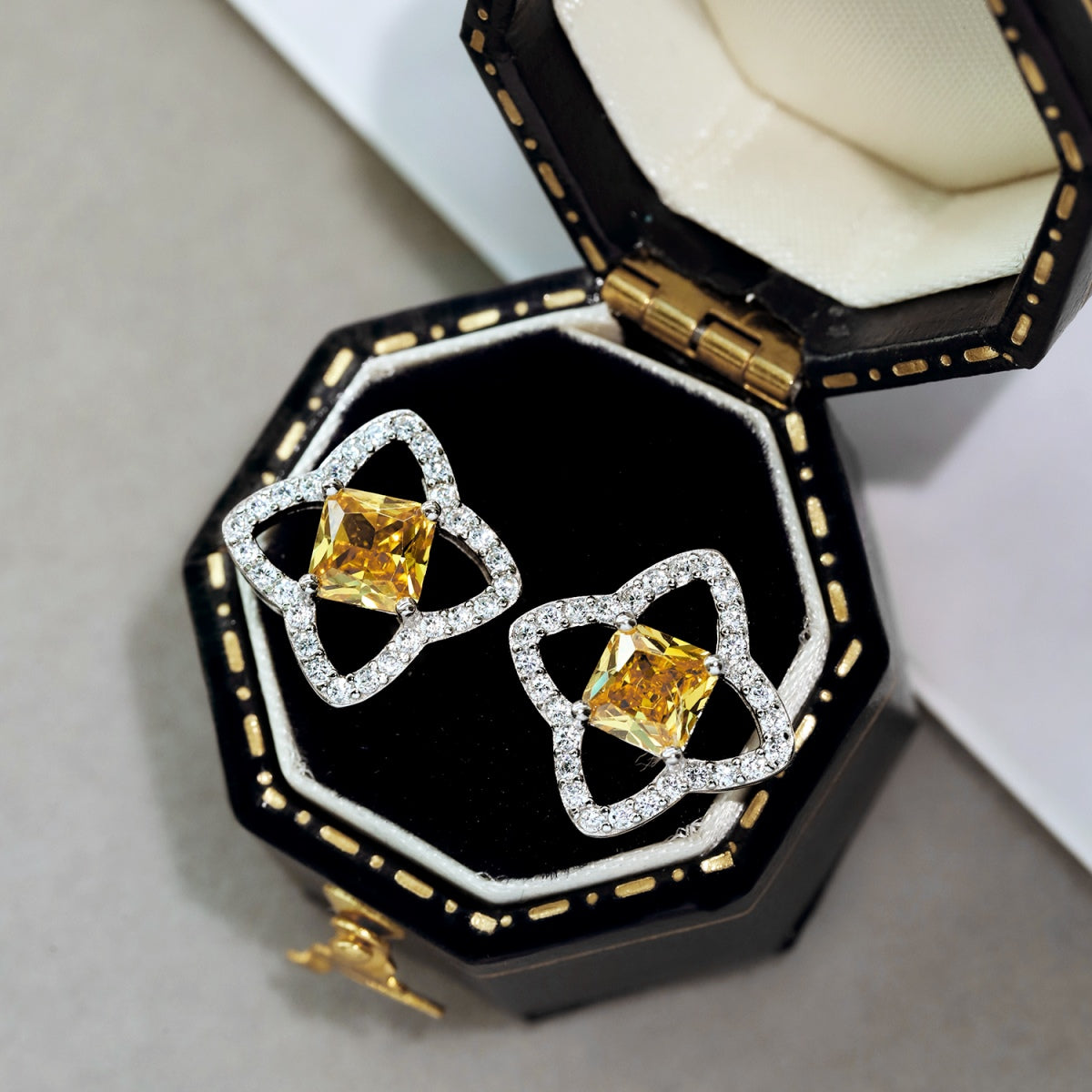 [HOT]Elegant Star Shape Princess Cut Daily Earrings