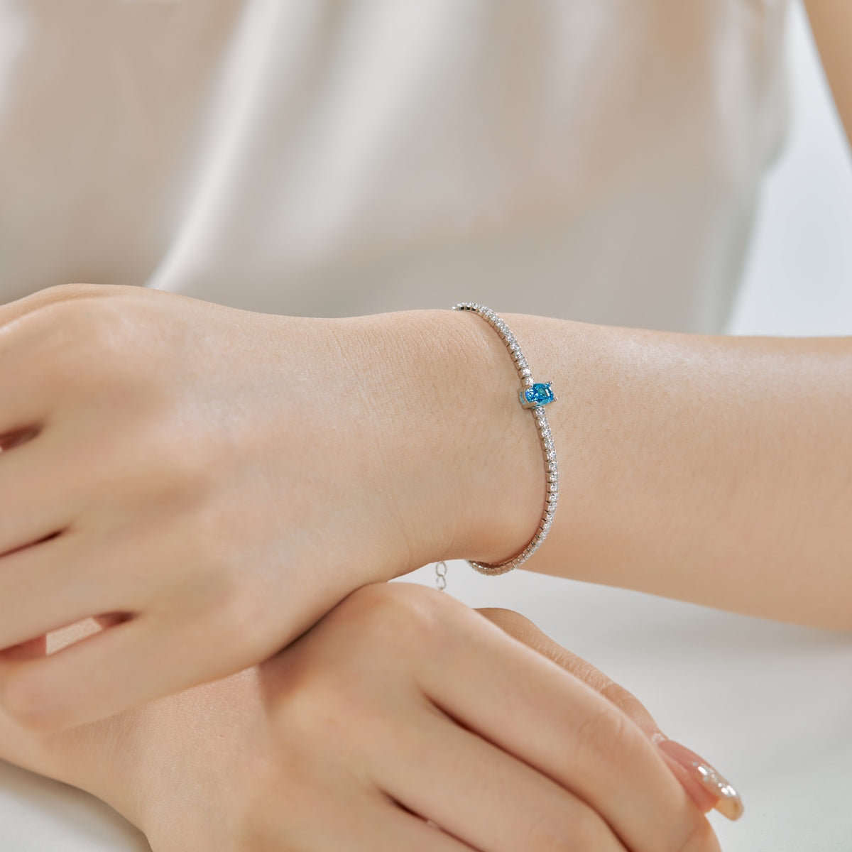 [HOT]0.75カラットの絶妙なオーバルカットデイリーブレスレット