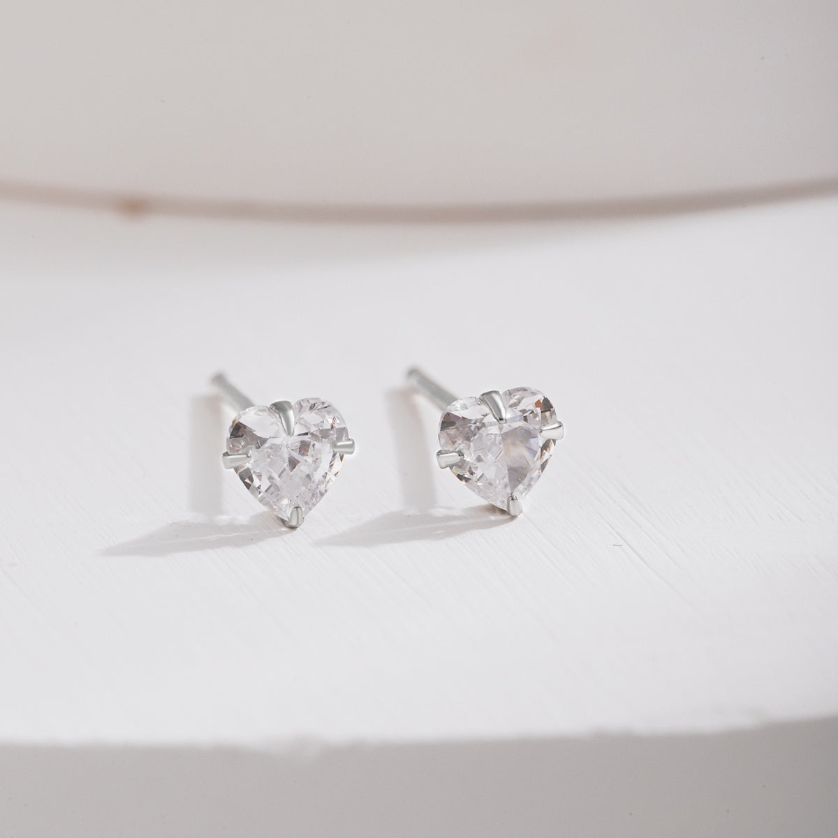 [HOT] Boucles d'oreilles simples en forme de cœur scintillantes