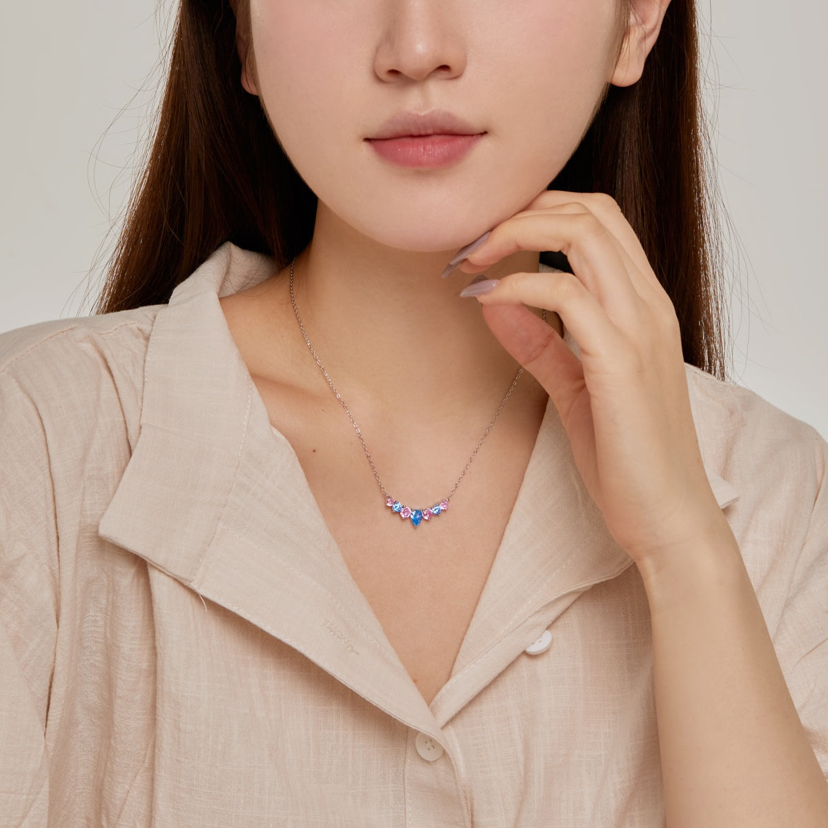 [HOT]華奢なカラフルハートネックレス