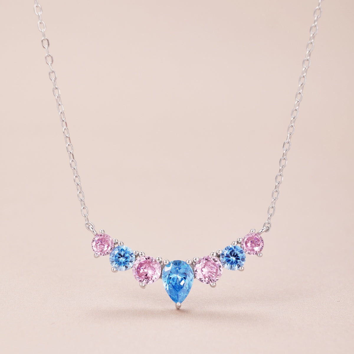 [HOT]華奢なカラフルハートネックレス