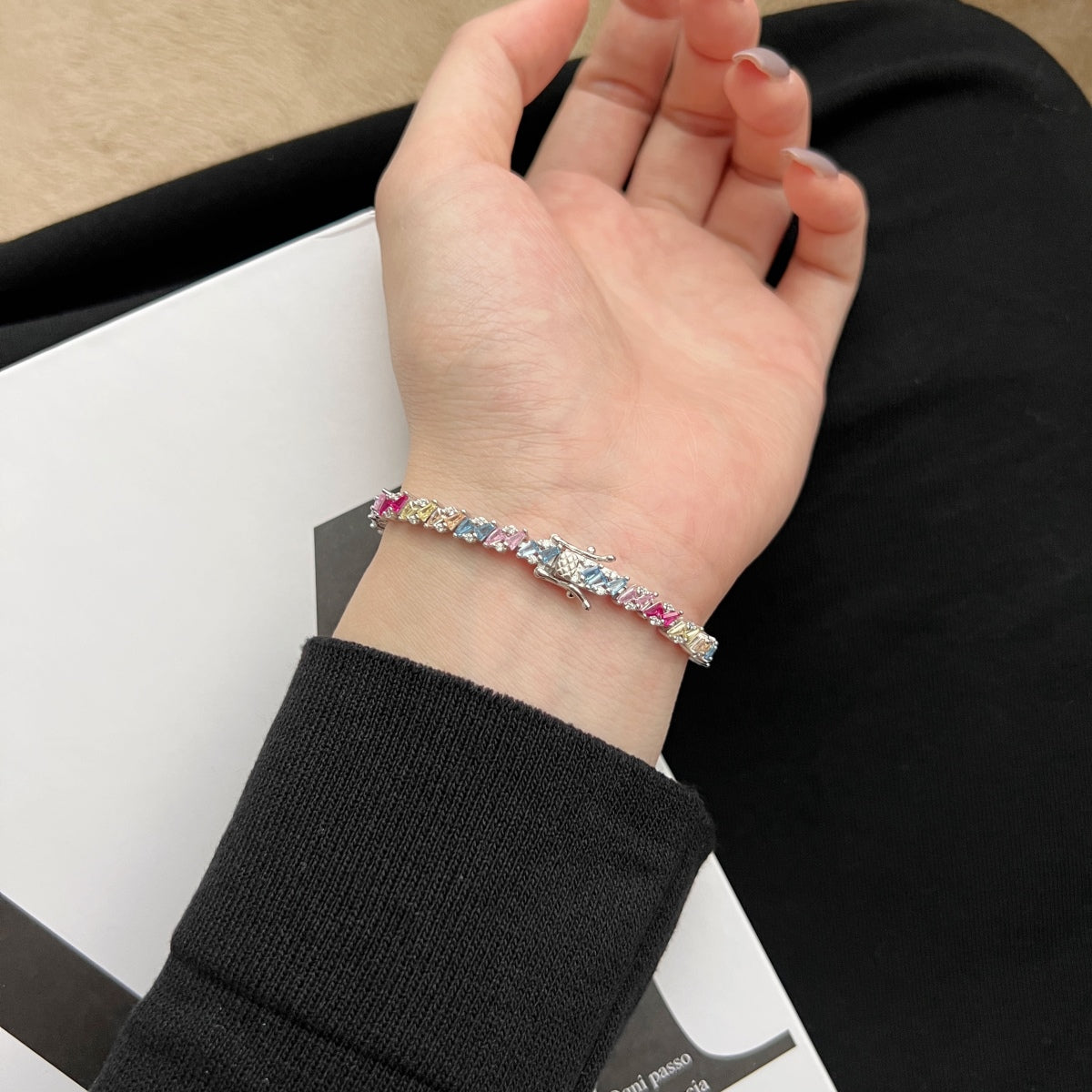 [HOT]華やかな輝きのマルチカットパーティーブレスレット