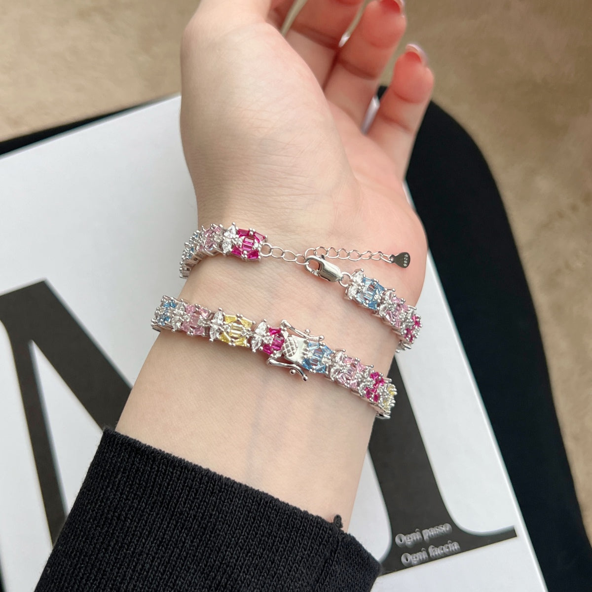 [HOT]繊細でカラフルなマルチカットパーティーブレスレット