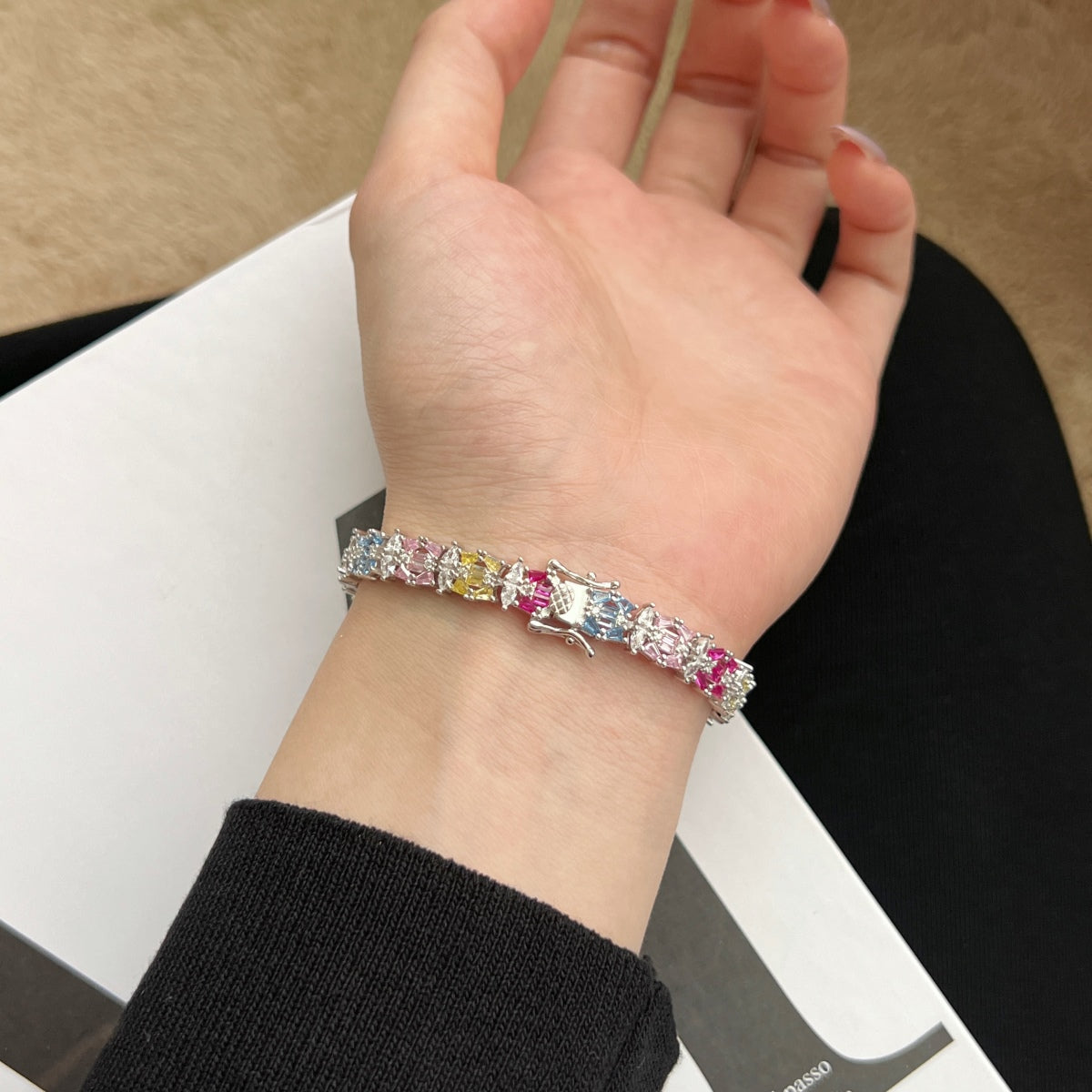 [HOT]繊細でカラフルなマルチカットパーティーブレスレット