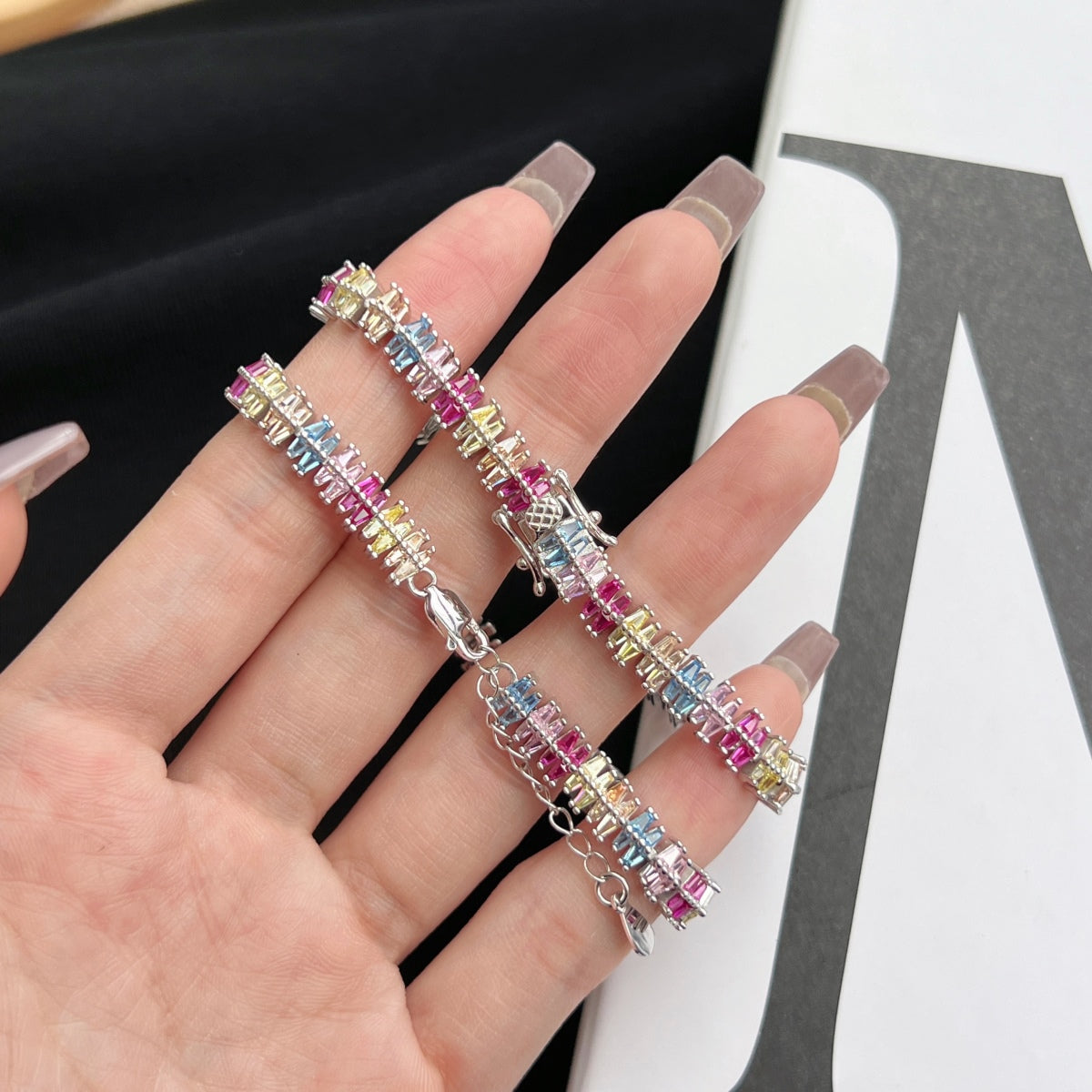 [HOT]キラキラ輝く絶妙なマルチカットパーティーブレスレット