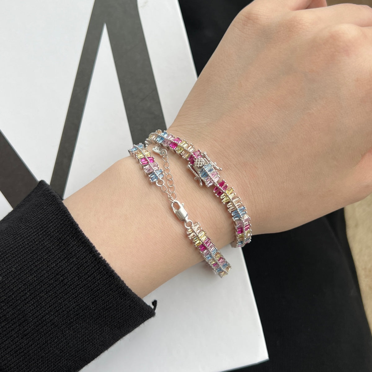 [HOT]キラキラ輝く絶妙なマルチカットパーティーブレスレット