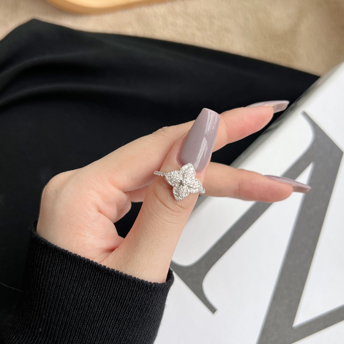 [HOT]豪華なカラフルな花の形のバンケットリング