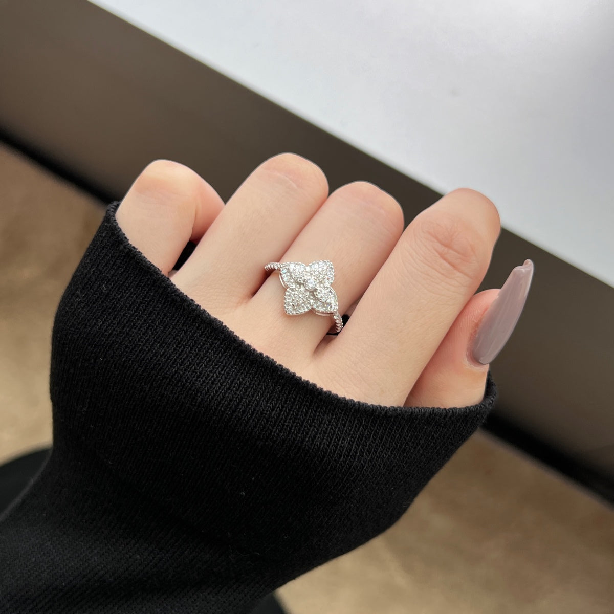 [HOT]豪華なカラフルな花の形のバンケットリング
