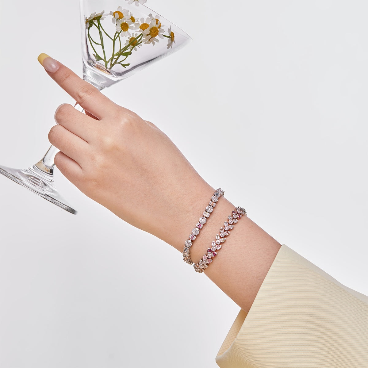 [HOT]Dazzling Radiant Multi Cut Daily Bracelet