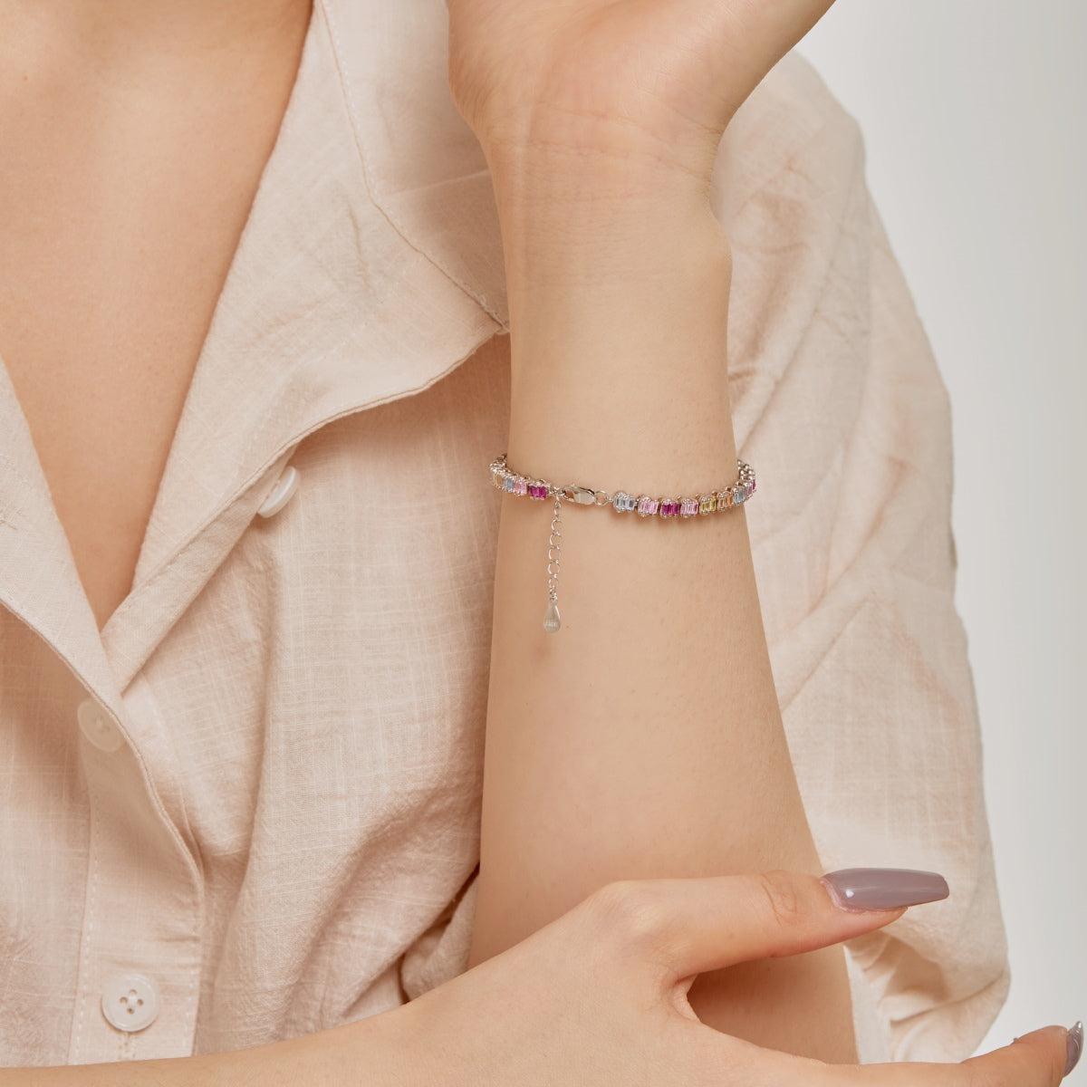 [HOT]繊細でカラフルなエメラルドカットのパーティーブレスレット