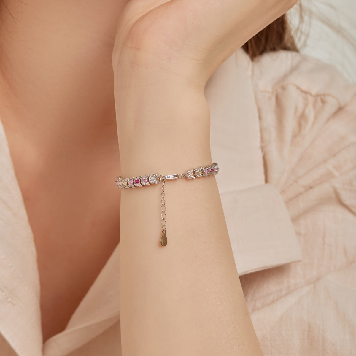 [HOT]繊細でカラフルなマルチカットのデイリーブレスレット