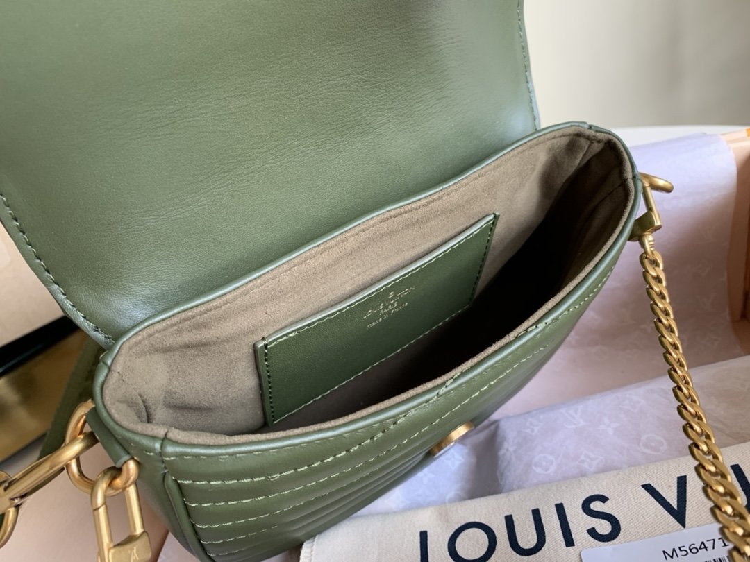 SAC BANDOULIÈRE MULTI-POCHETTES EN CUIR DE VEAU KAKI 19 CM 