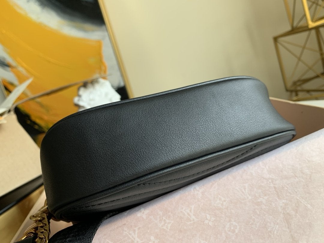 SAC BANDOULIÈRE MULTI-POCHETTES EN CUIR DE VEAU NOIR 19 CM