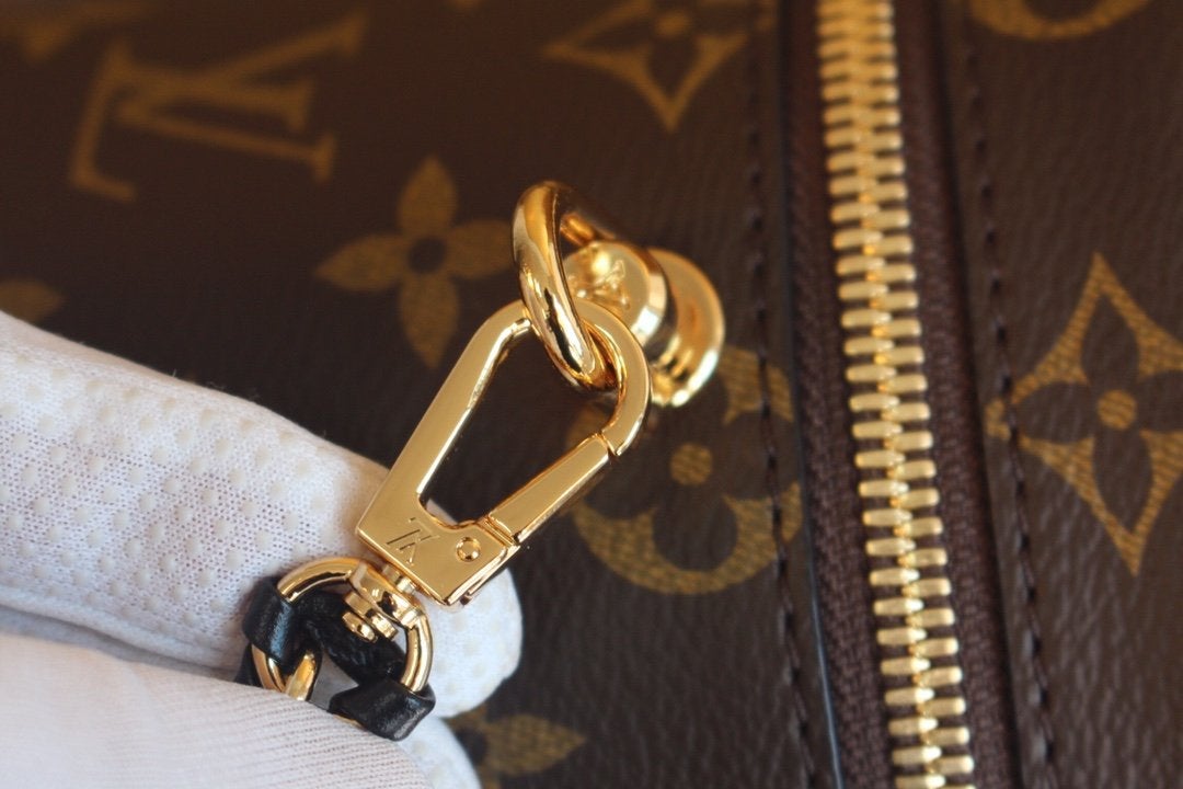 LV VANITY PM 19 TOILE MONOGRAMME 