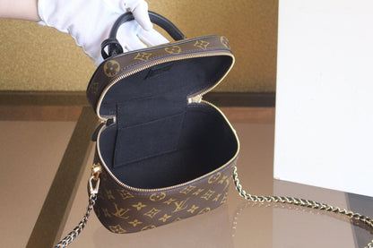 LV VANITY PM 19 TOILE MONOGRAMME 