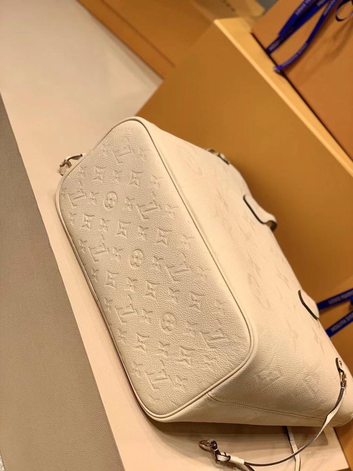 NEVERFULL MM 32 CUIR DE VACHE GAUFRÉ CRÈME 