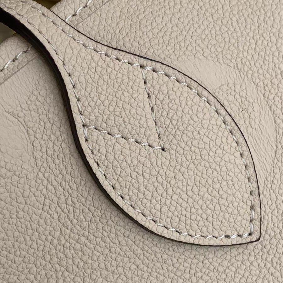 NEVERFULL MM 32 CUIR DE VACHE GAUFRÉ CRÈME 