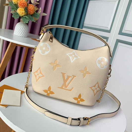 CUIR DE VACHE GRAINÉ SAFRAN À LA CRÈME DE GUIMAUVE HOBO