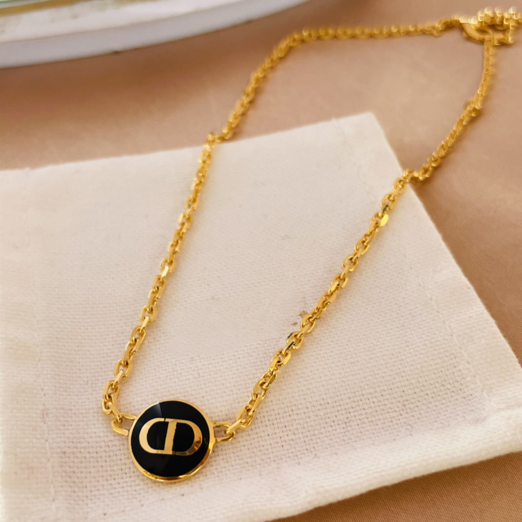 Collier pendentif CD en or