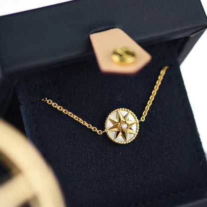 COLLIER EN OR ET DIAMANTS STAR