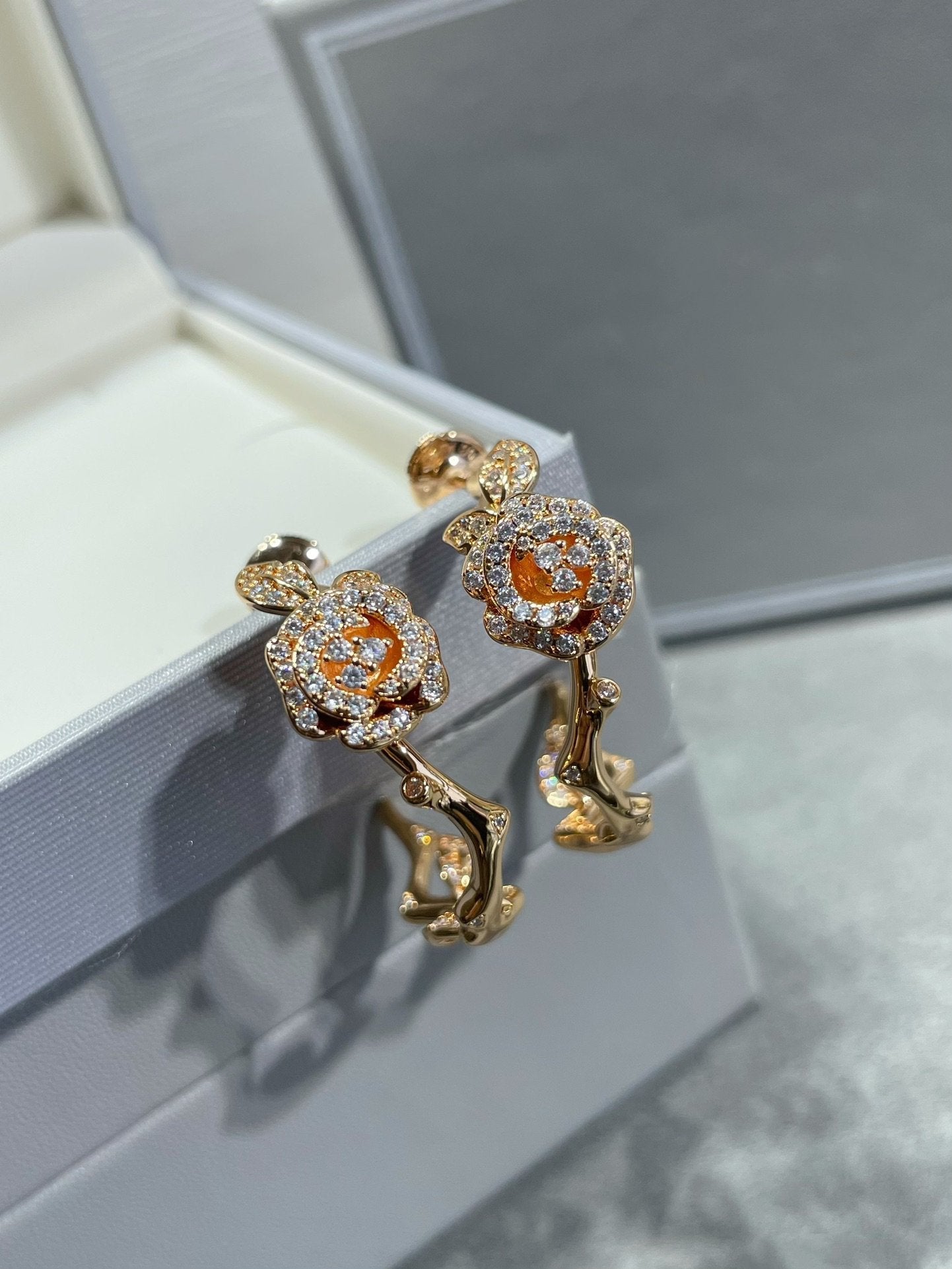 BOUCLES D'OREILLES ROSE BAGATELLE DIAMANT