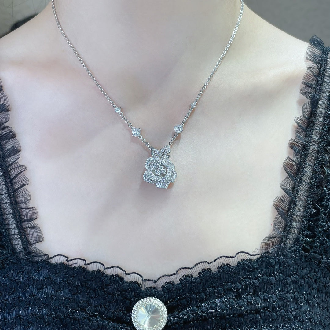 COLLIER MOYEN ROSE BAGATELLE DIAMANT