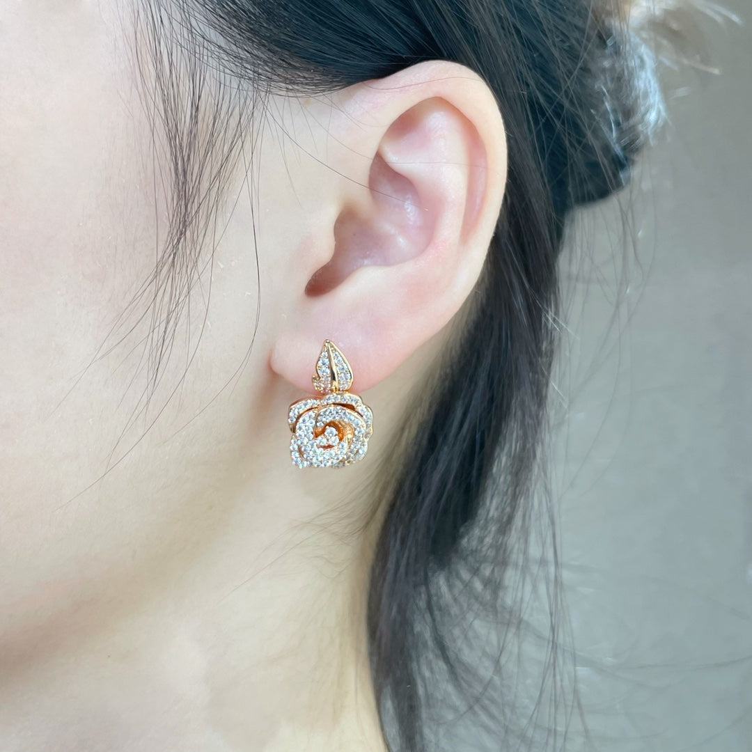 BOUCLES D'OREILLES MOYENNES ROSE BAGATELLE DIAMANT