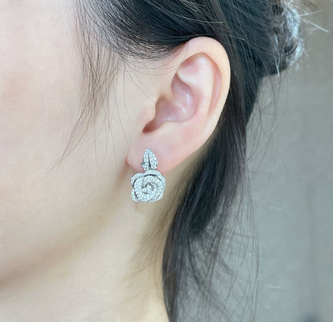 BOUCLES D'OREILLES MOYENNES ROSE BAGATELLE DIAMANT