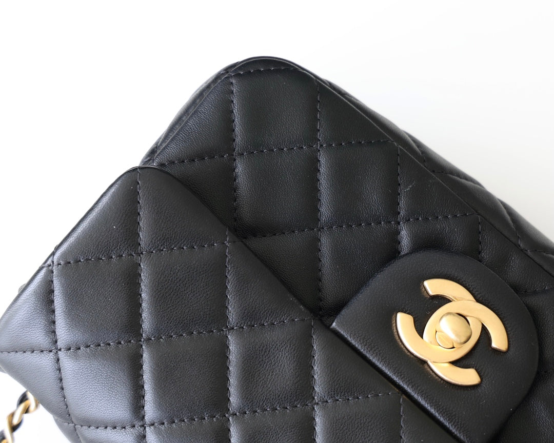 フラップバッグ 20cm ゴールド金具 ブラック ラムスキン