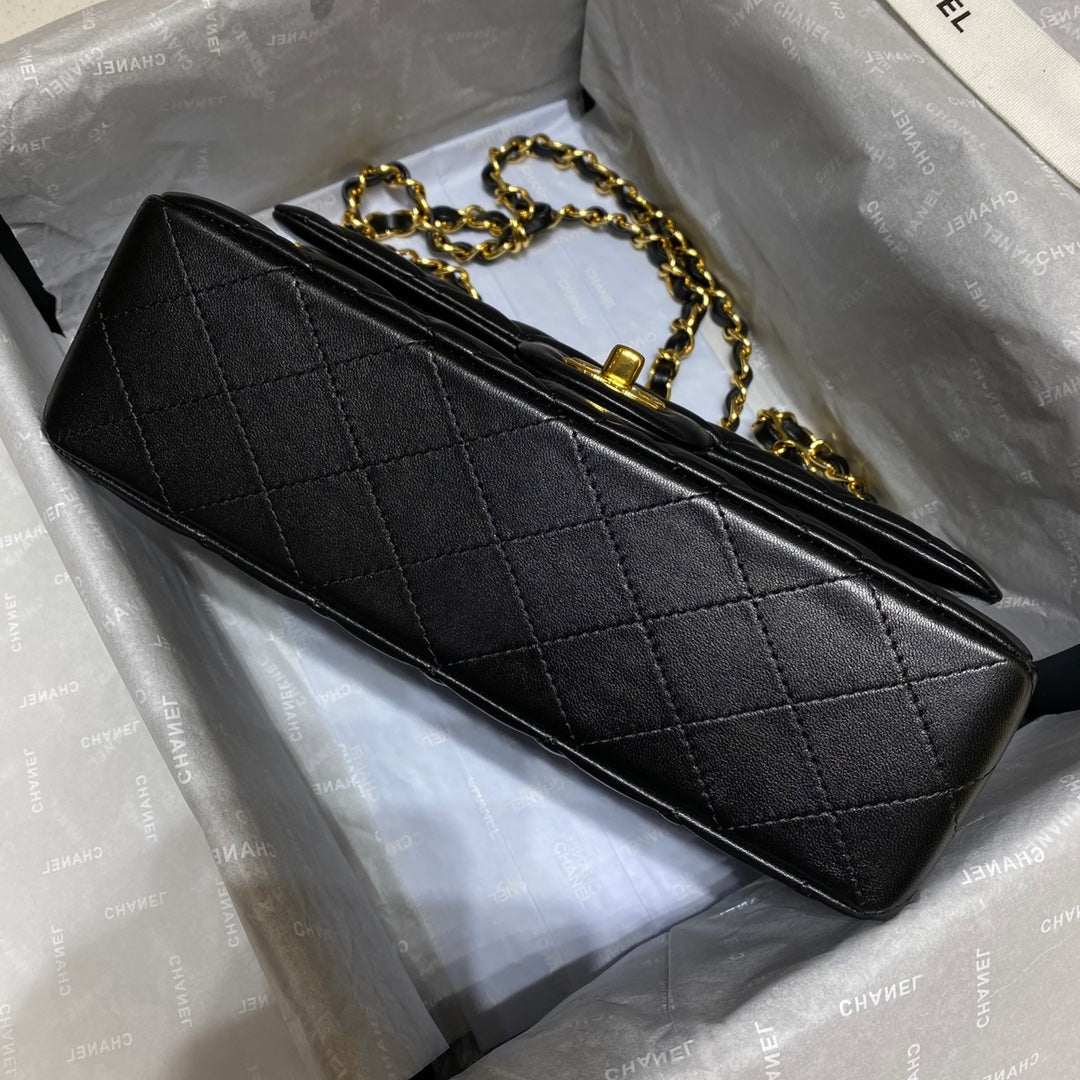 フラップバッグ 23cm ブラック ラムスキン ゴールド金具