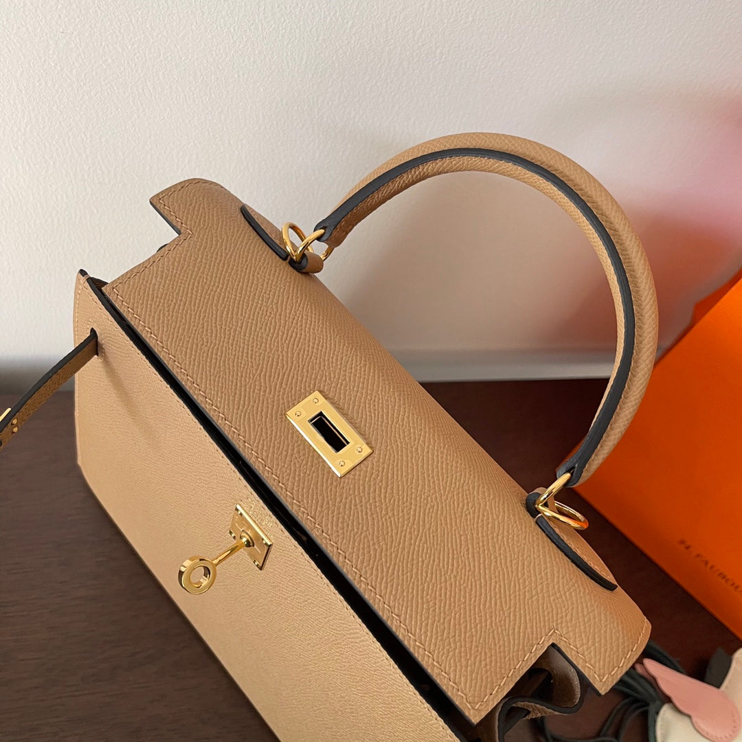 Sac à main HM Kelly 25 cm en cuir EPSOM beige et matériel doré