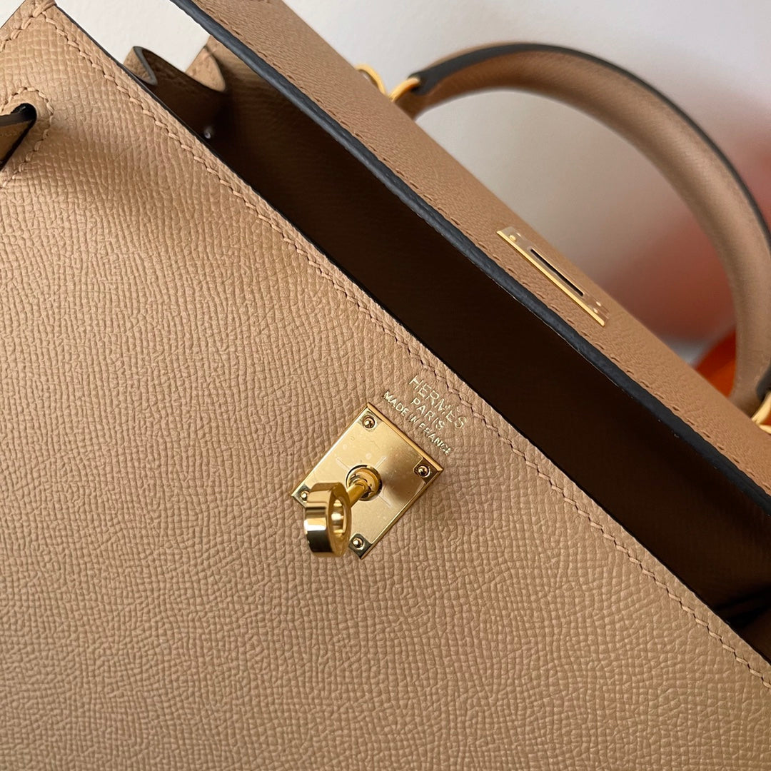 Sac à main HM Kelly 25 cm en cuir EPSOM beige et matériel doré