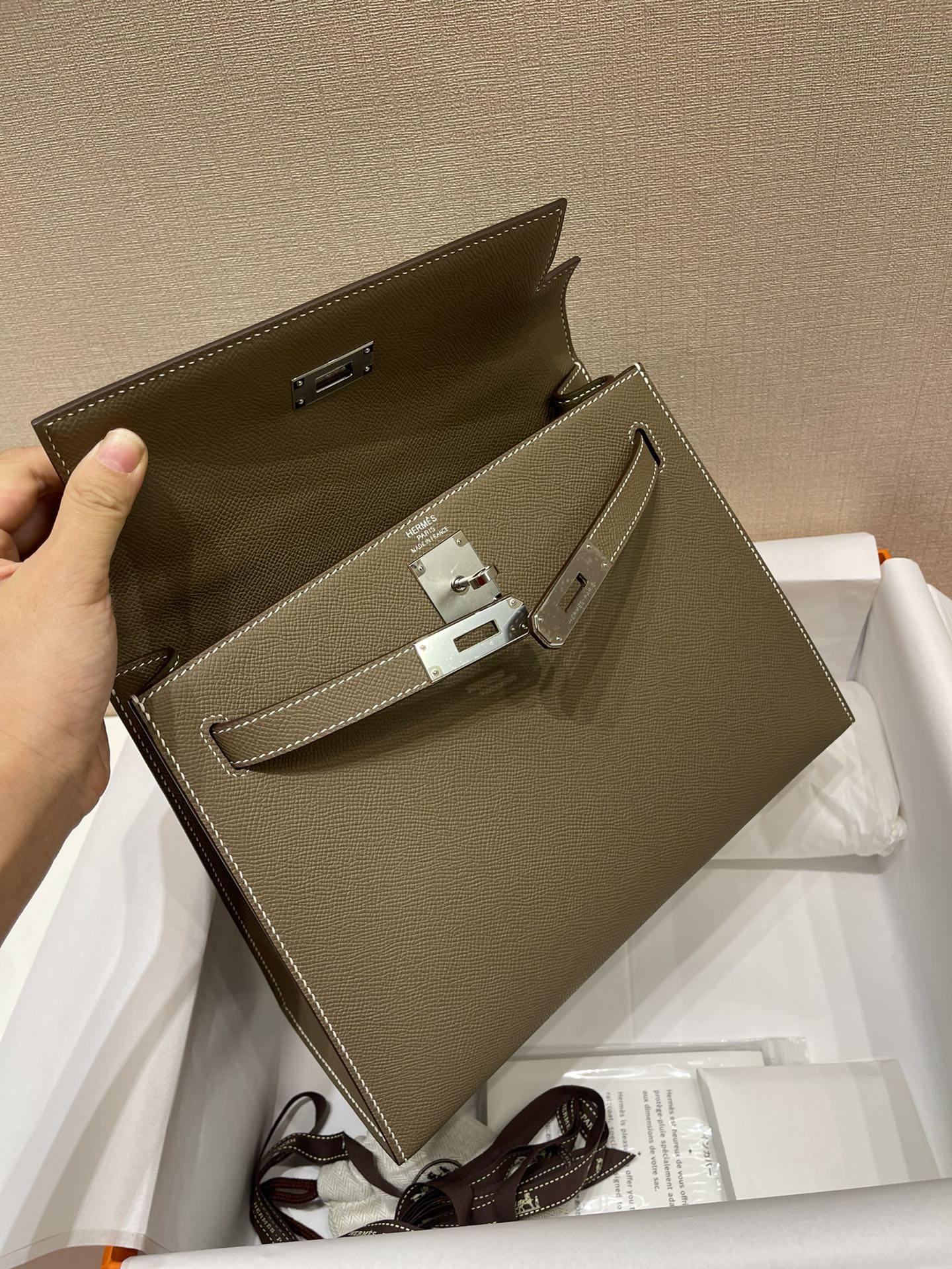 HM KELLY 28CM ÉTOUFFÉ CUIR EPSOM QUINCAILLERIE ARGENTÉE