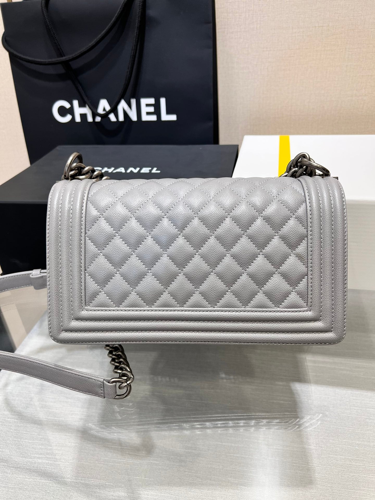 SAC GARÇON MOYEN 25 GRIS CAVIAR QUINCAILLERIE RUTHENIUM