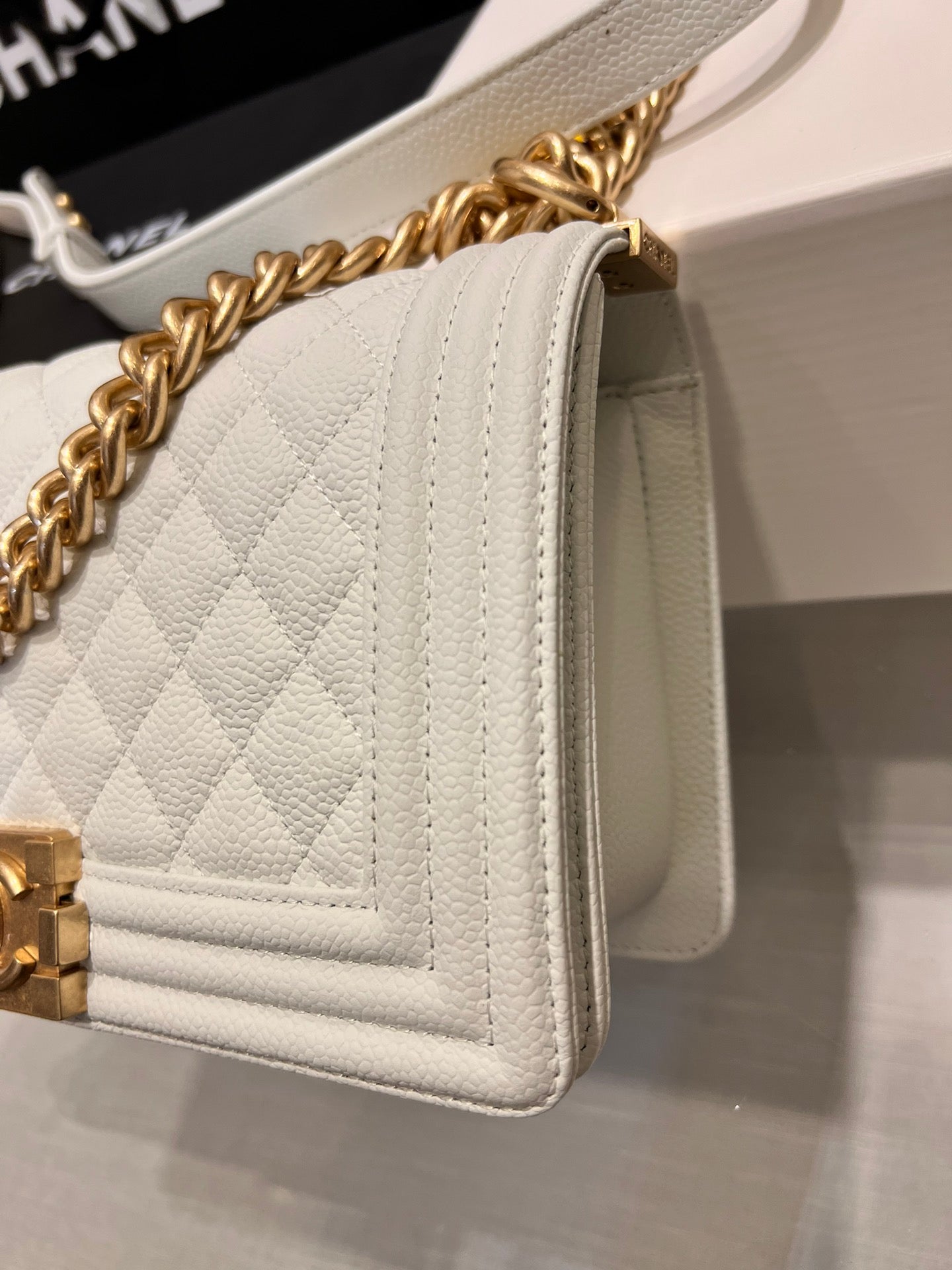 ボーイズバッグ ミディアム 25 ホワイトキャビア ゴールド金具
