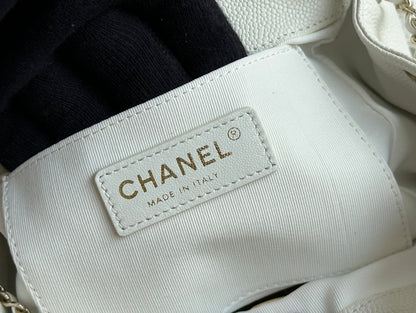 PETIT SAC À DOS 20,5 EN CUIR DE VEAU GRAINÉ BLANC