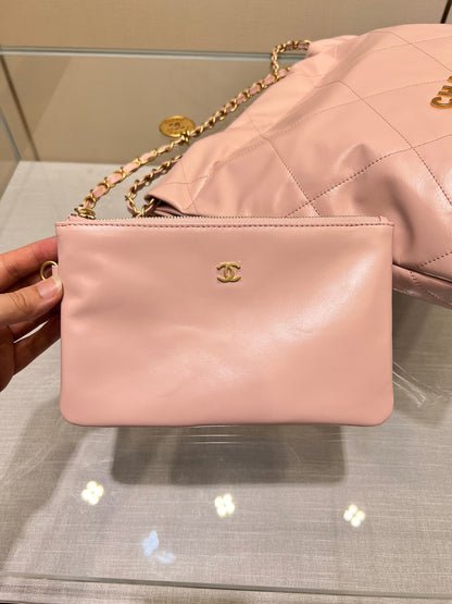 Sac HOBO CC 22 en cuir d'agneau rose et matériel doré
