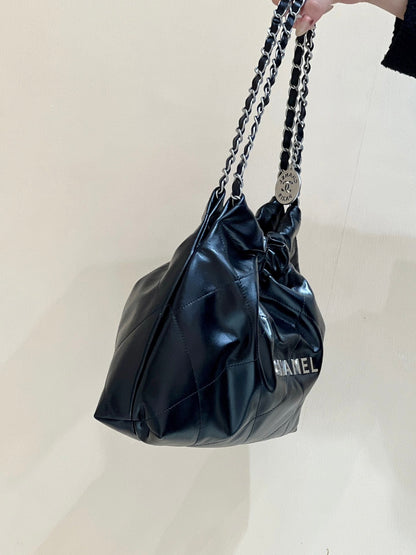 CC 19 ホーボーバッグ 43cm ブラック ゴートスキン シルバー金具