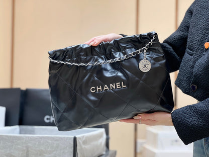 CC 19 ホーボーバッグ 43cm ブラック ゴートスキン シルバー金具