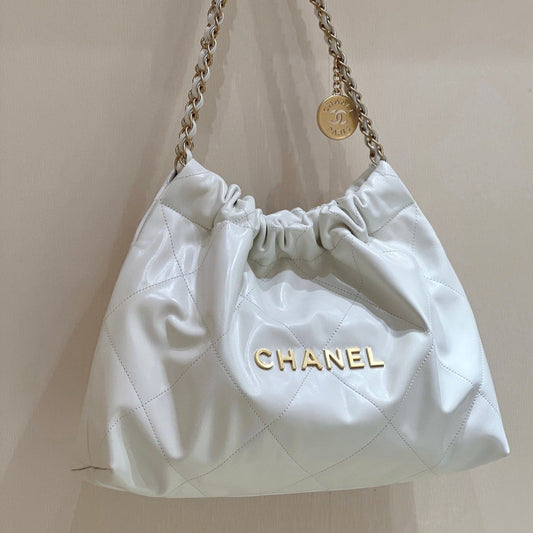 CC 19 ホーボーバッグ 43cm ホワイト ゴートスキン ゴールド金具