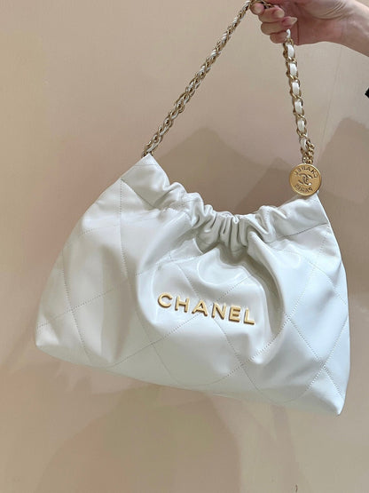 Sac Hobo CC 19 43 cm en cuir de chèvre blanc et matériel doré