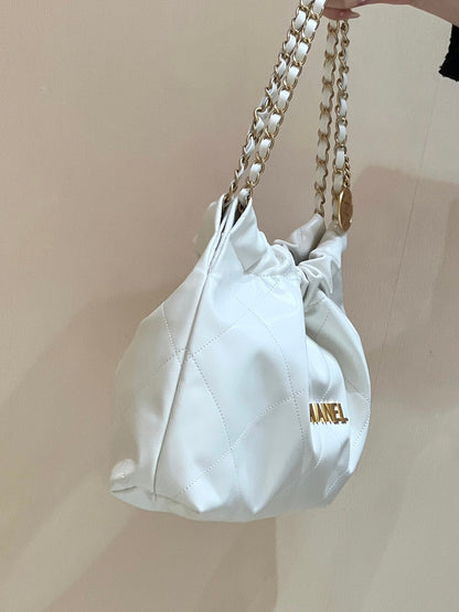 Sac Hobo CC 19 43 cm en cuir de chèvre blanc et matériel doré