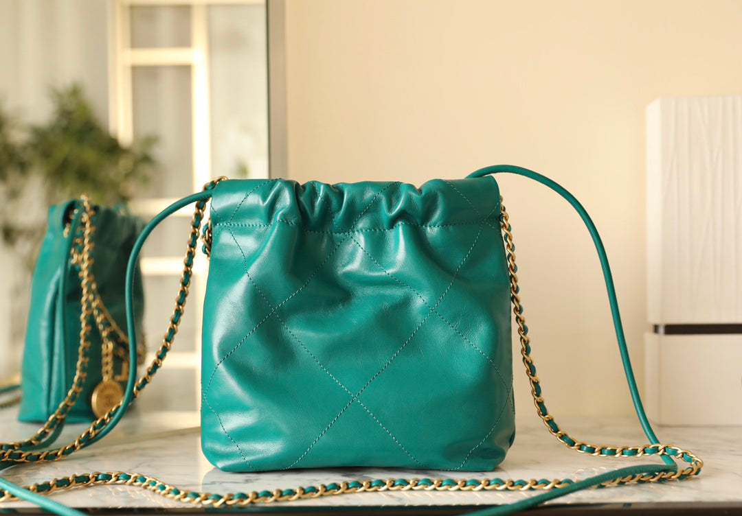CC 22 ANTIBA SAC HOBO VERT 20CM 