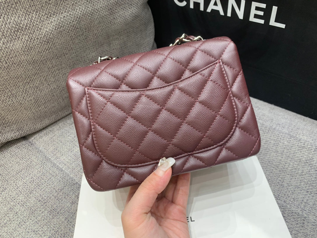 ミニスクエアフラップバッグ 17cm チョコレートキャビア シルバー金具