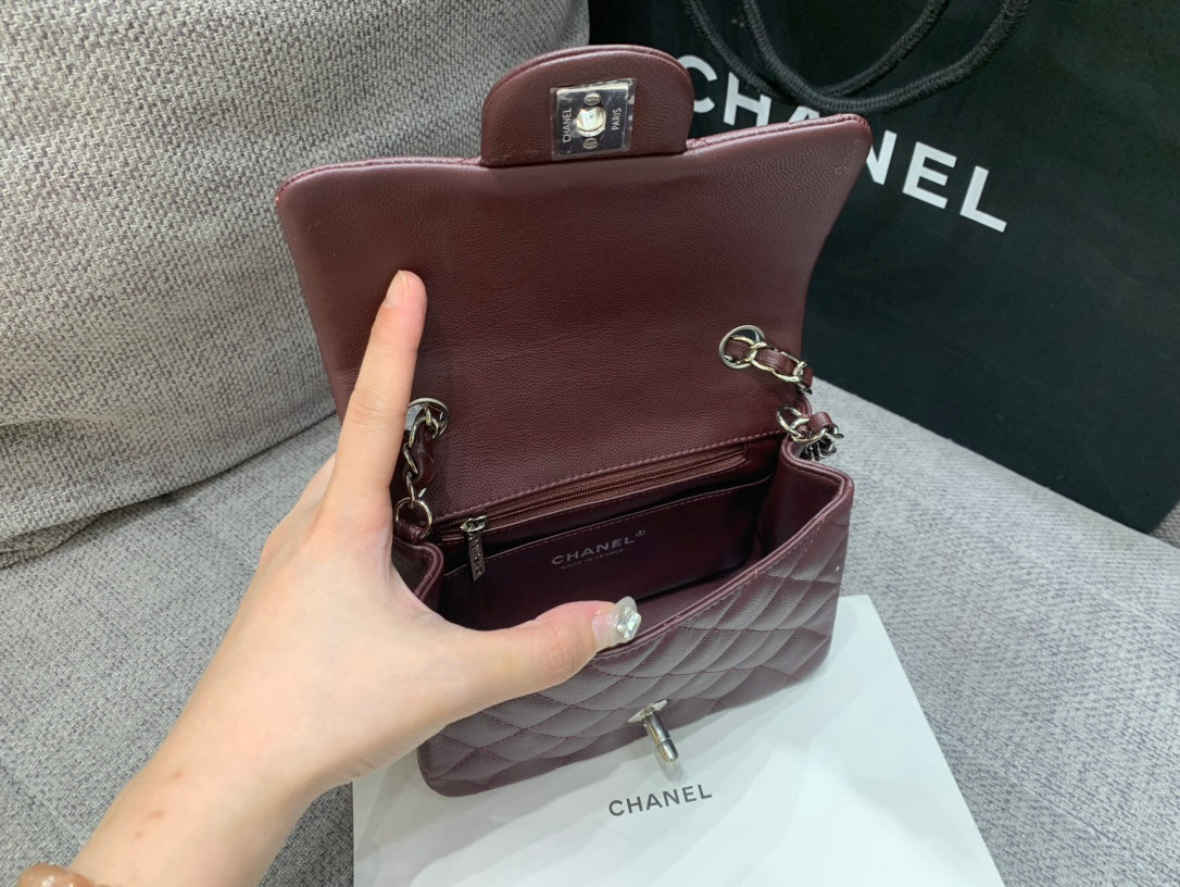 ミニスクエアフラップバッグ 17cm チョコレートキャビア シルバー金具