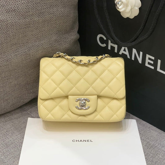 ミニスクエアフラップバッグ 17cm イエローラムスキン シルバー金具