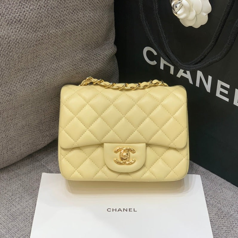 ミニスクエアフラップバッグ 17cm イエローラムスキン ゴールド金具