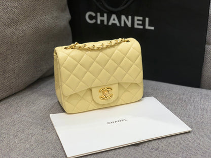 ミニスクエアフラップバッグ 17cm イエローラムスキン ゴールド金具