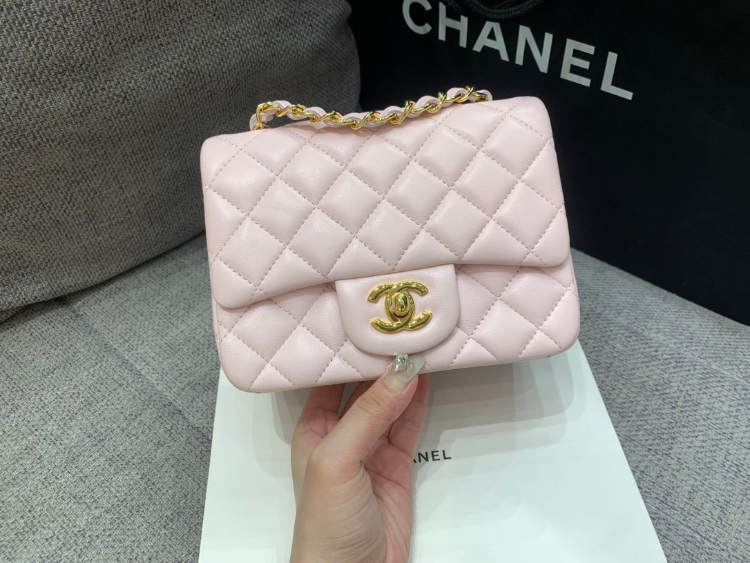 ミニスクエアフラップバッグ 17cm ピンク ラムスキン ゴールド金具
