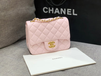 ミニスクエアフラップバッグ 17cm ピンク ラムスキン ゴールド金具